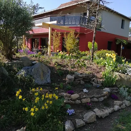 לינה וארוחת בוקר Homgaia D'hotes 3*